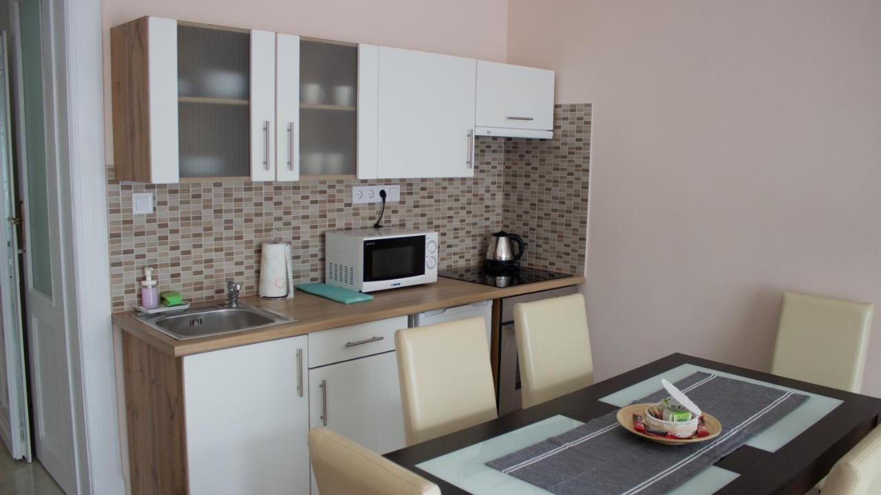 Black Stilt Apartments B3 Debrecen Exterior photo